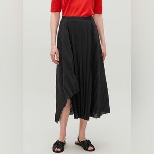 New Rare COS Pleated Asymmetric Skirt Size 36 Black Chiffon MIDI